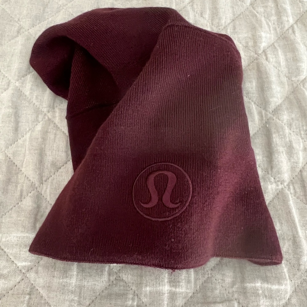 Lululemon Burgundy Beanie unisex